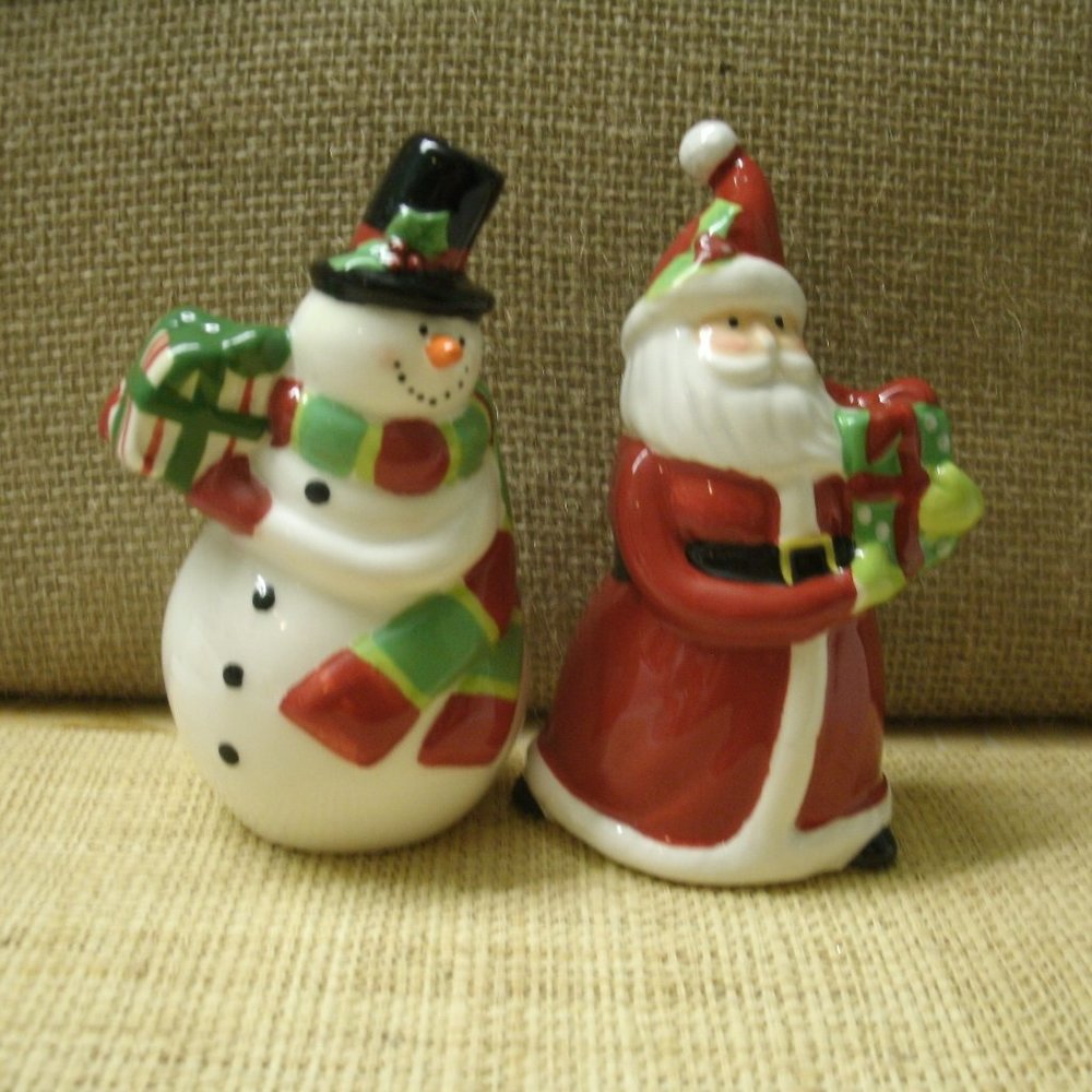 Vintage Santa & Snowman Salt Pepper Shaker Set